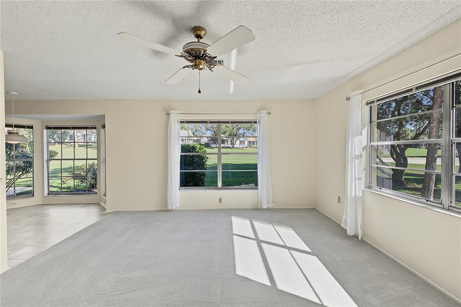 Single Family Residence at 7103 CROWN OAKS DR, SPRING HILL, photo 24 of 75