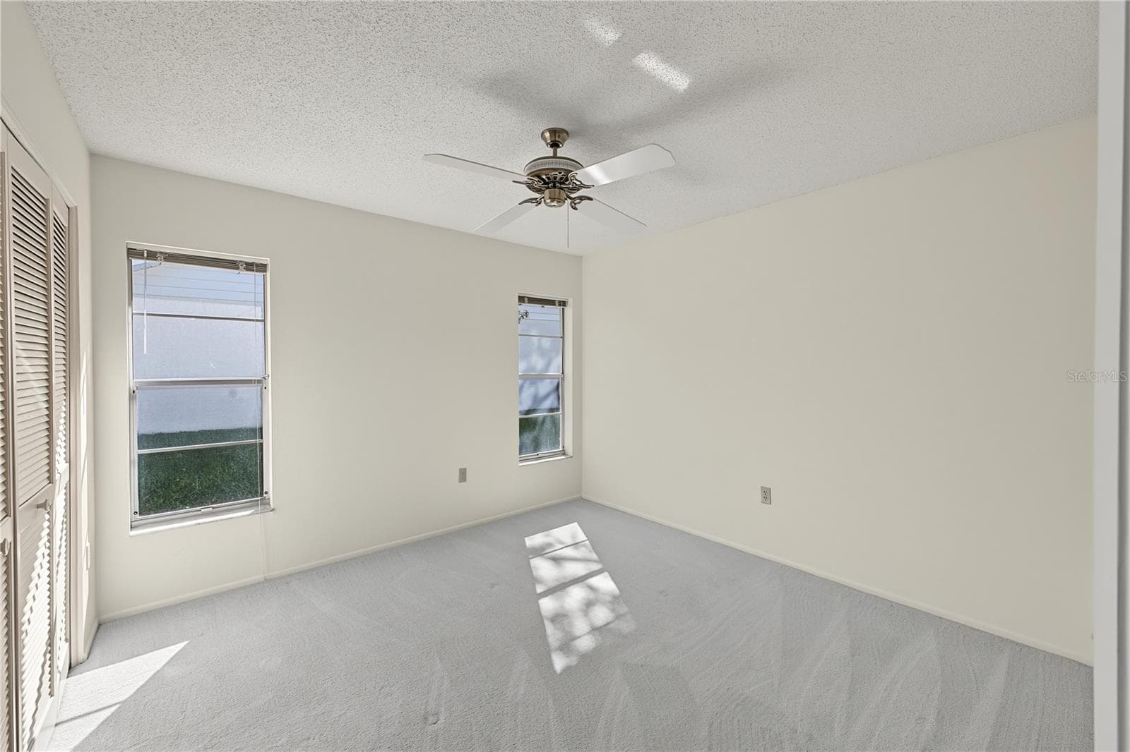Single Family Residence at 7103 CROWN OAKS DR, SPRING HILL, photo 37 of 75