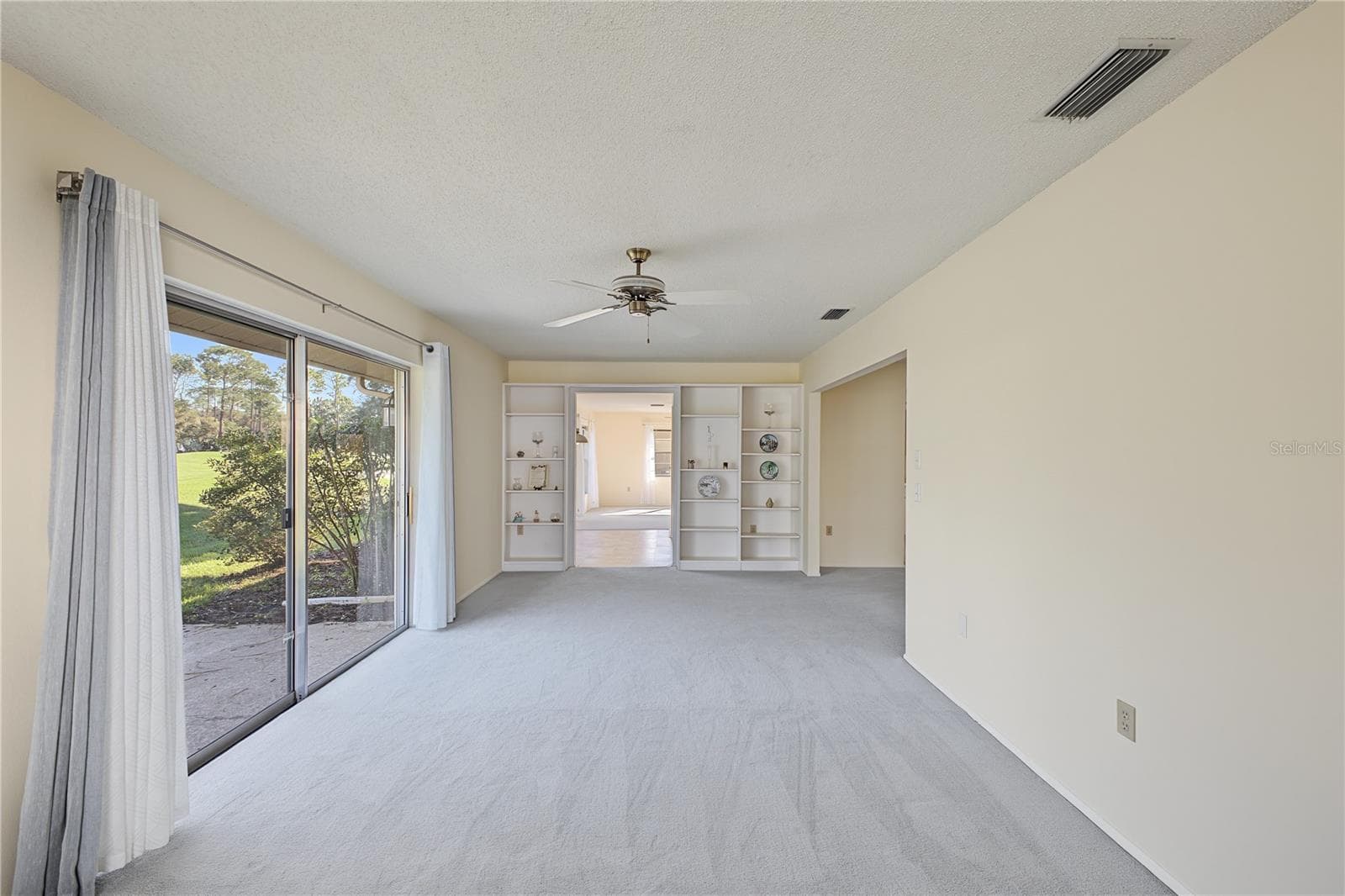 Single Family Residence at 7103 CROWN OAKS DR, SPRING HILL, photo 46 of 75