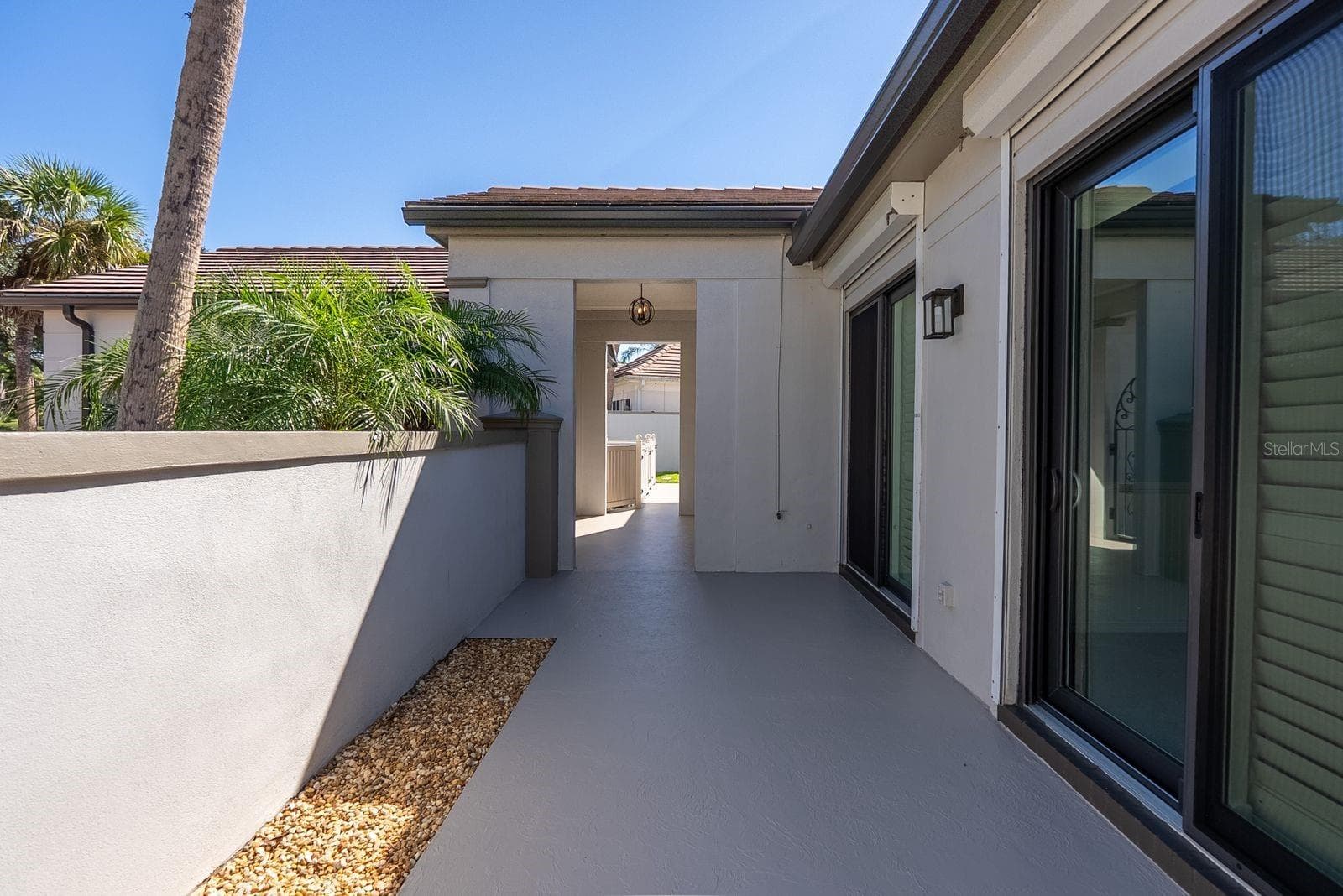 Front courtyard area - 71 CAYMAN ISLES BLVD, ENGLEWOOD