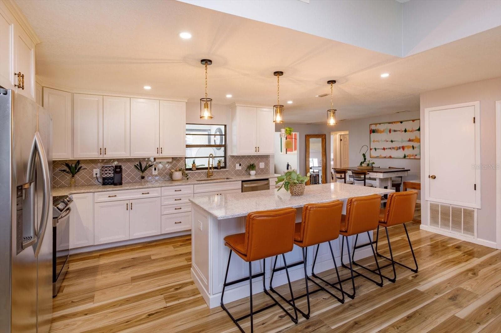 Island easily seats 4 - 1931 ASTER DR, WINTER PARK
