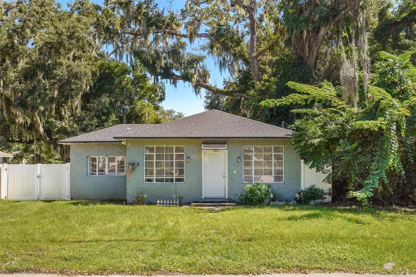 1311 CARSON AVE