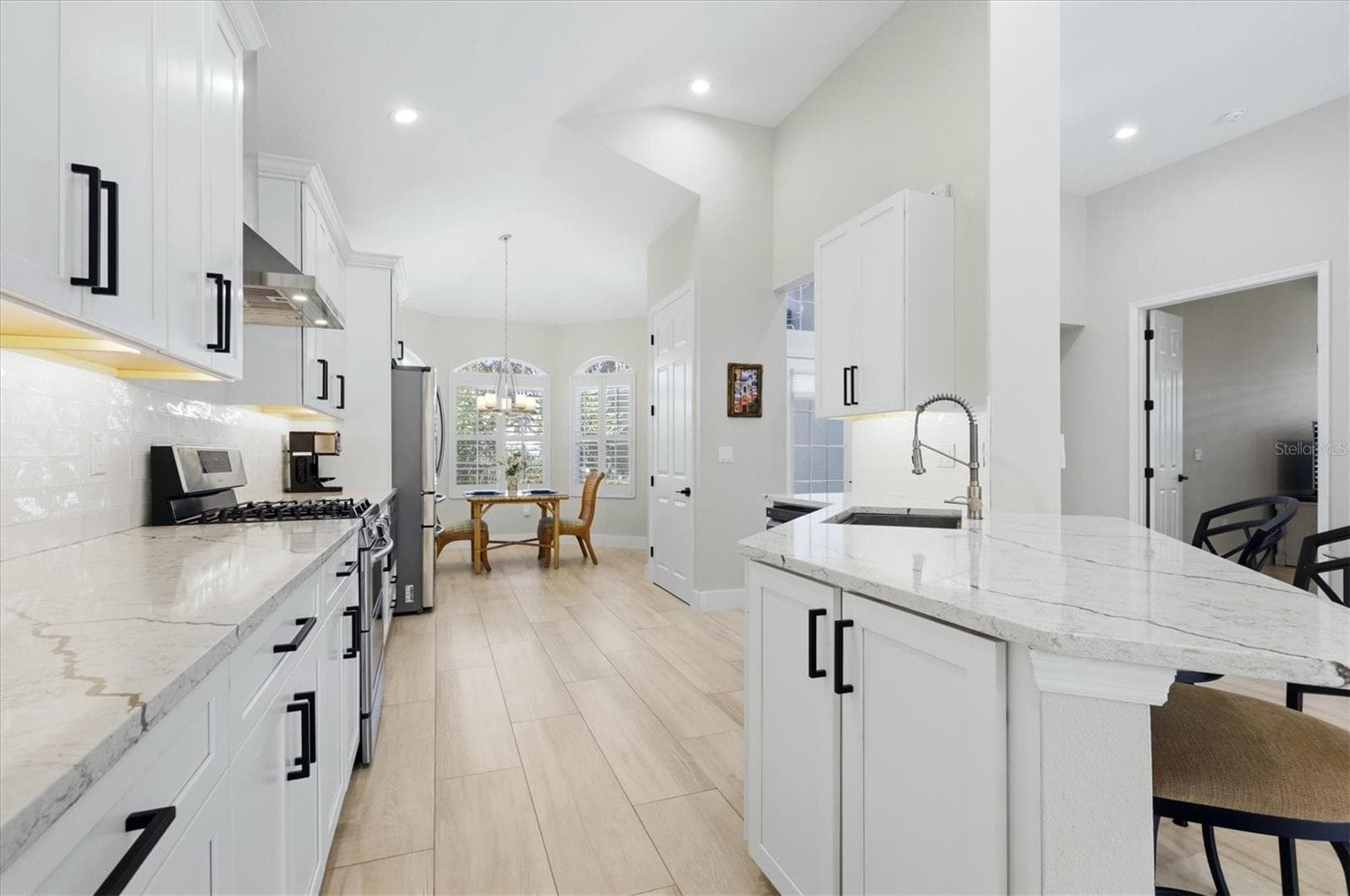 Single Family Residence at 6514 OAKLAND HILLS DR, LAKEWOOD RANCH, photo 11 of 55