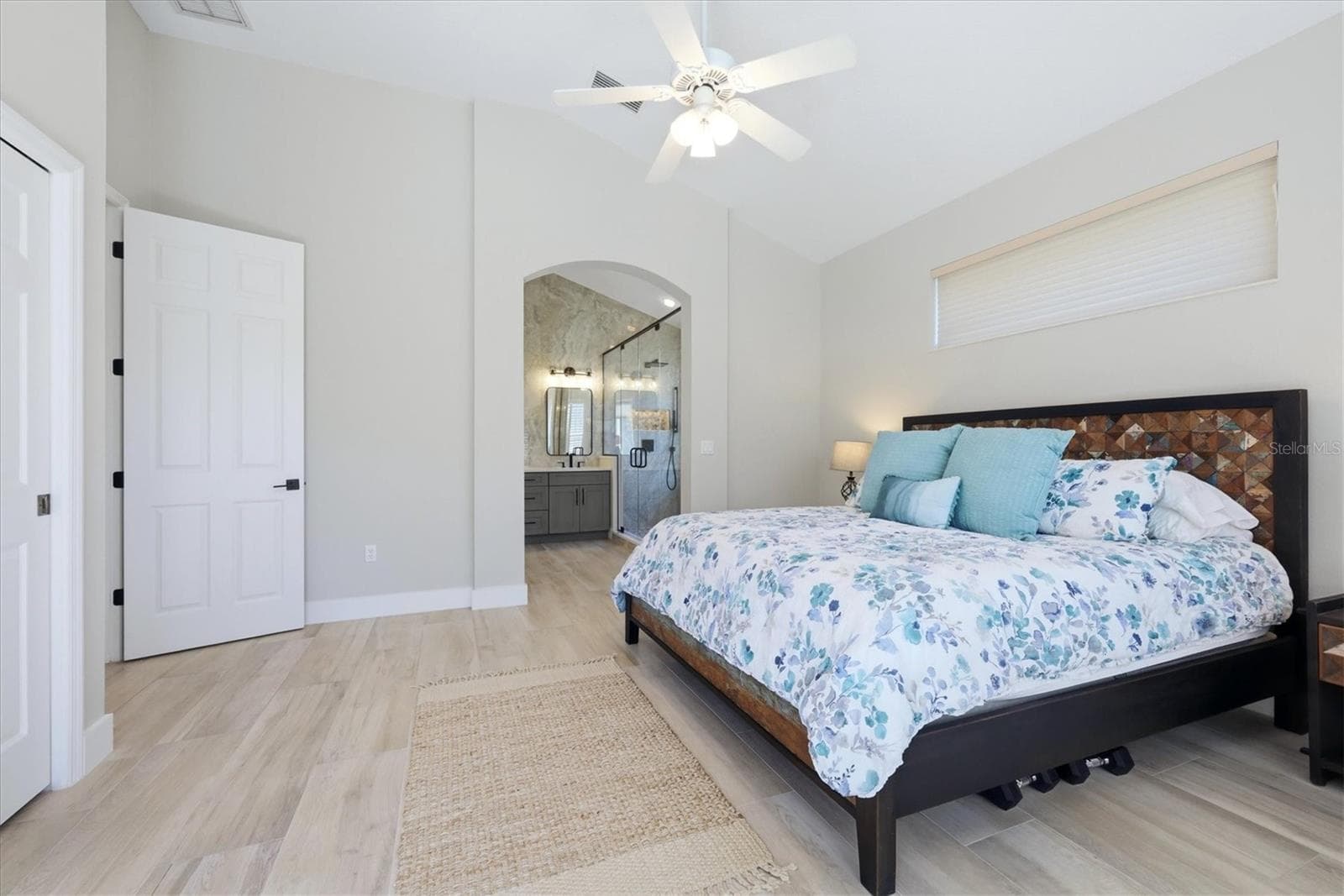 Single Family Residence at 6514 OAKLAND HILLS DR, LAKEWOOD RANCH, photo 16 of 55