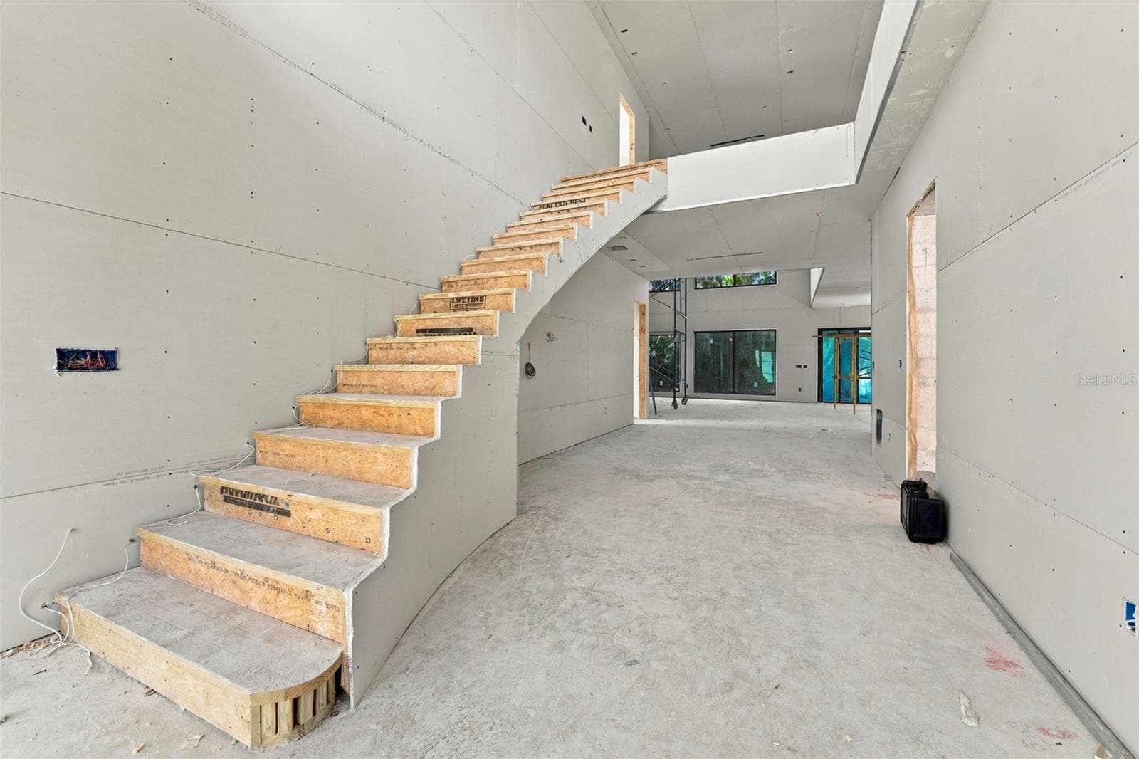 Curved stair case entry-way - 4523 W ROSEMERE RD, TAMPA