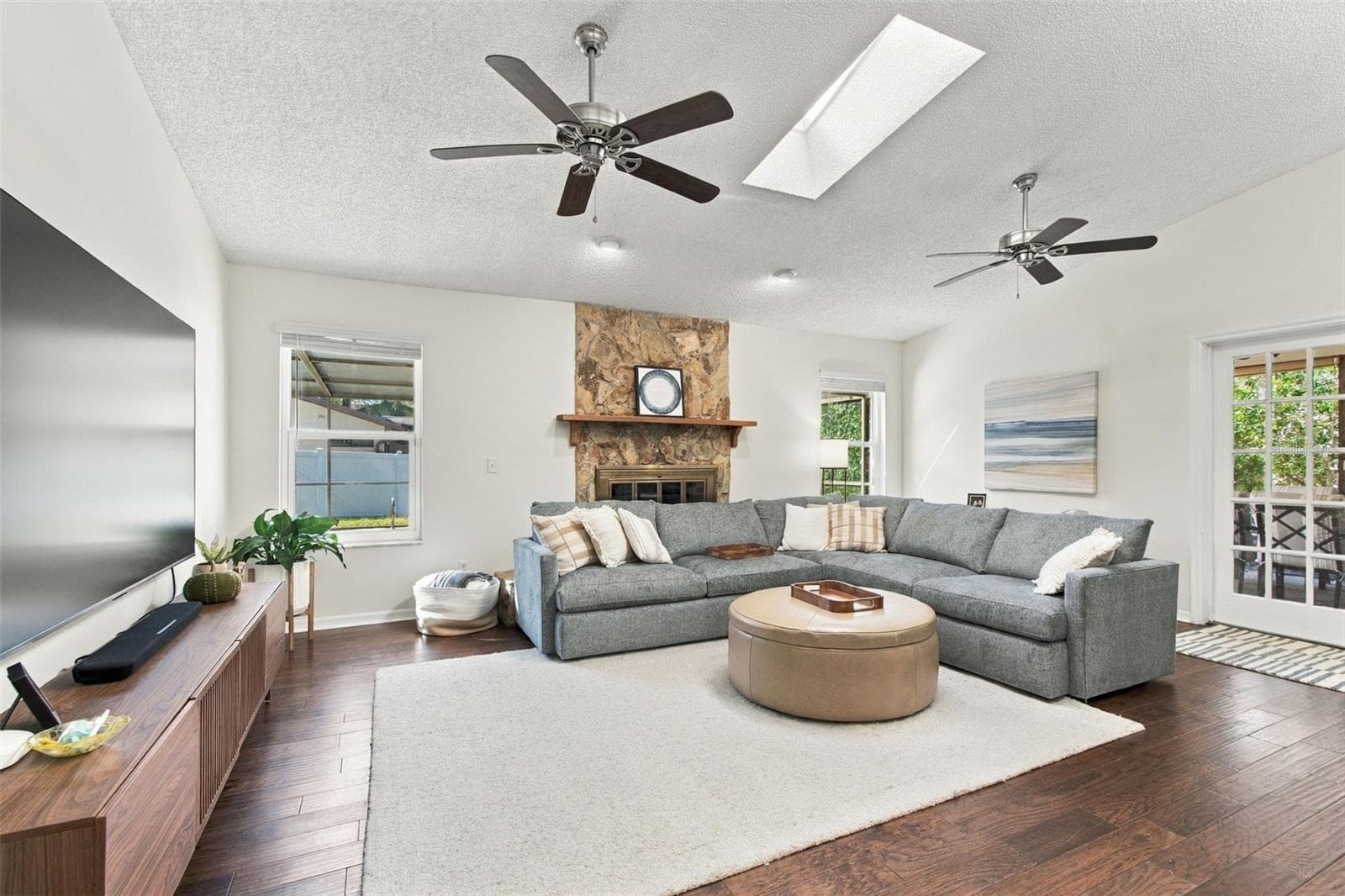 Single Family Residence at 874 PINEWOOD TER W, PALM HARBOR, photo 15 of 75