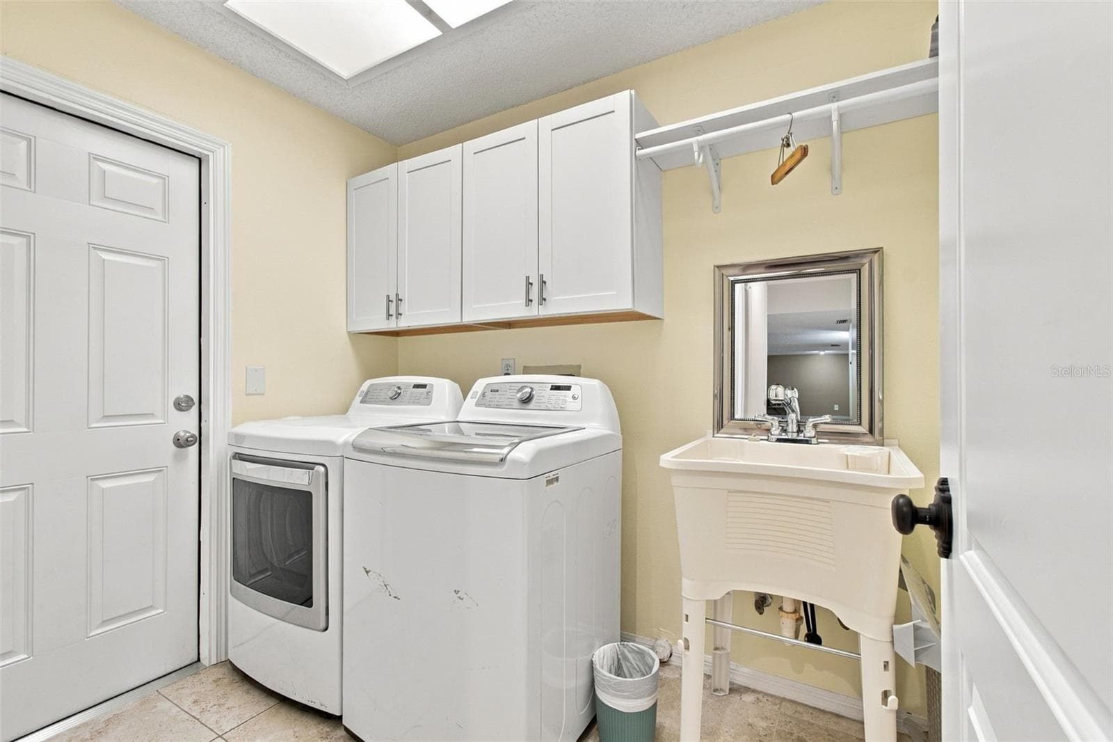 Single Family Residence at 874 PINEWOOD TER W, PALM HARBOR, photo 35 of 75