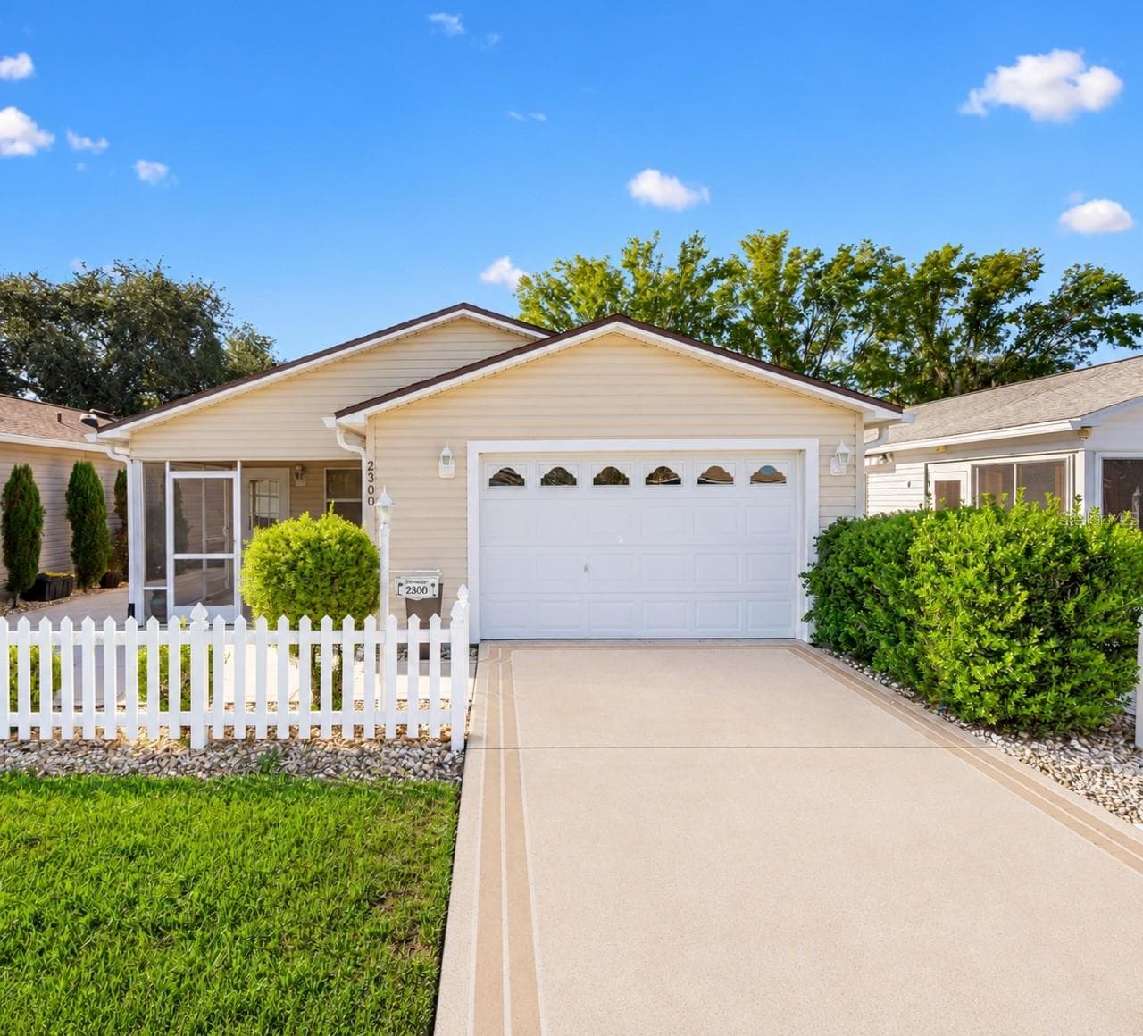 Long Driveway - 2300 RILEY RD, THE VILLAGES