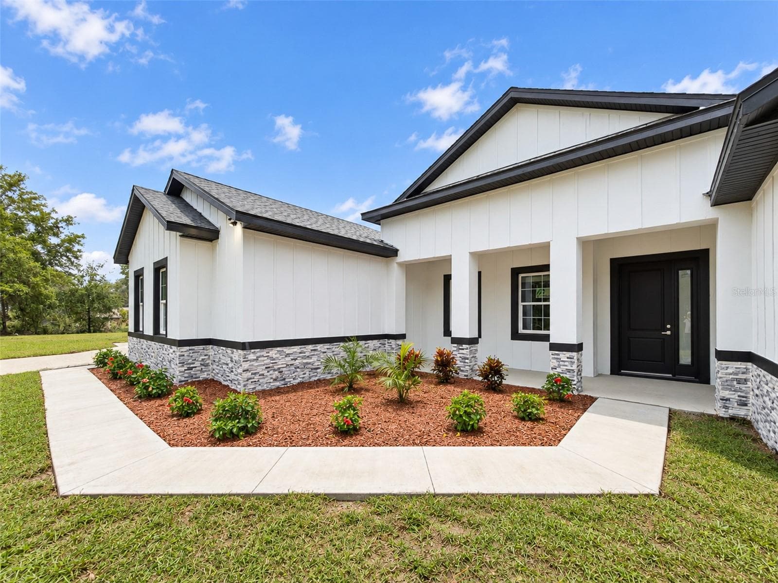 Single Family Residence at 12577 SW 64TH LN, OCALA, photo 5 of 62