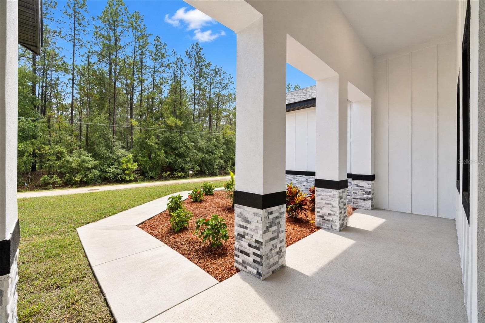 Single Family Residence at 12577 SW 64TH LN, OCALA, photo 6 of 62