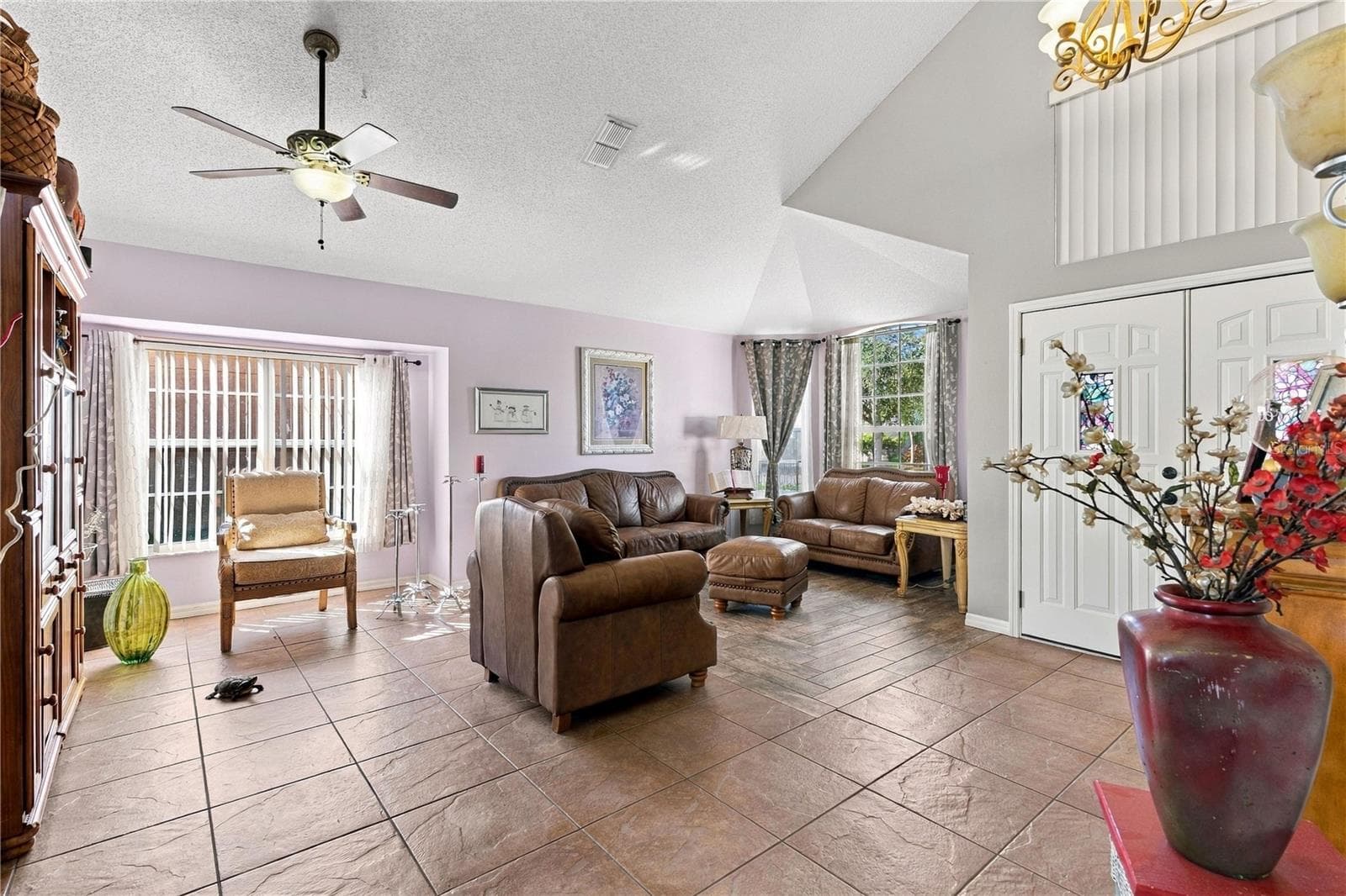 Single Family Residence at 192 WESTMORELAND CIR, KISSIMMEE, photo 2 of 27