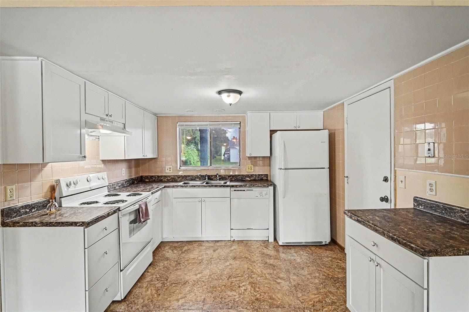 Single Family Residence at 10443 LARISSA ST, ORLANDO, photo 20 of 41