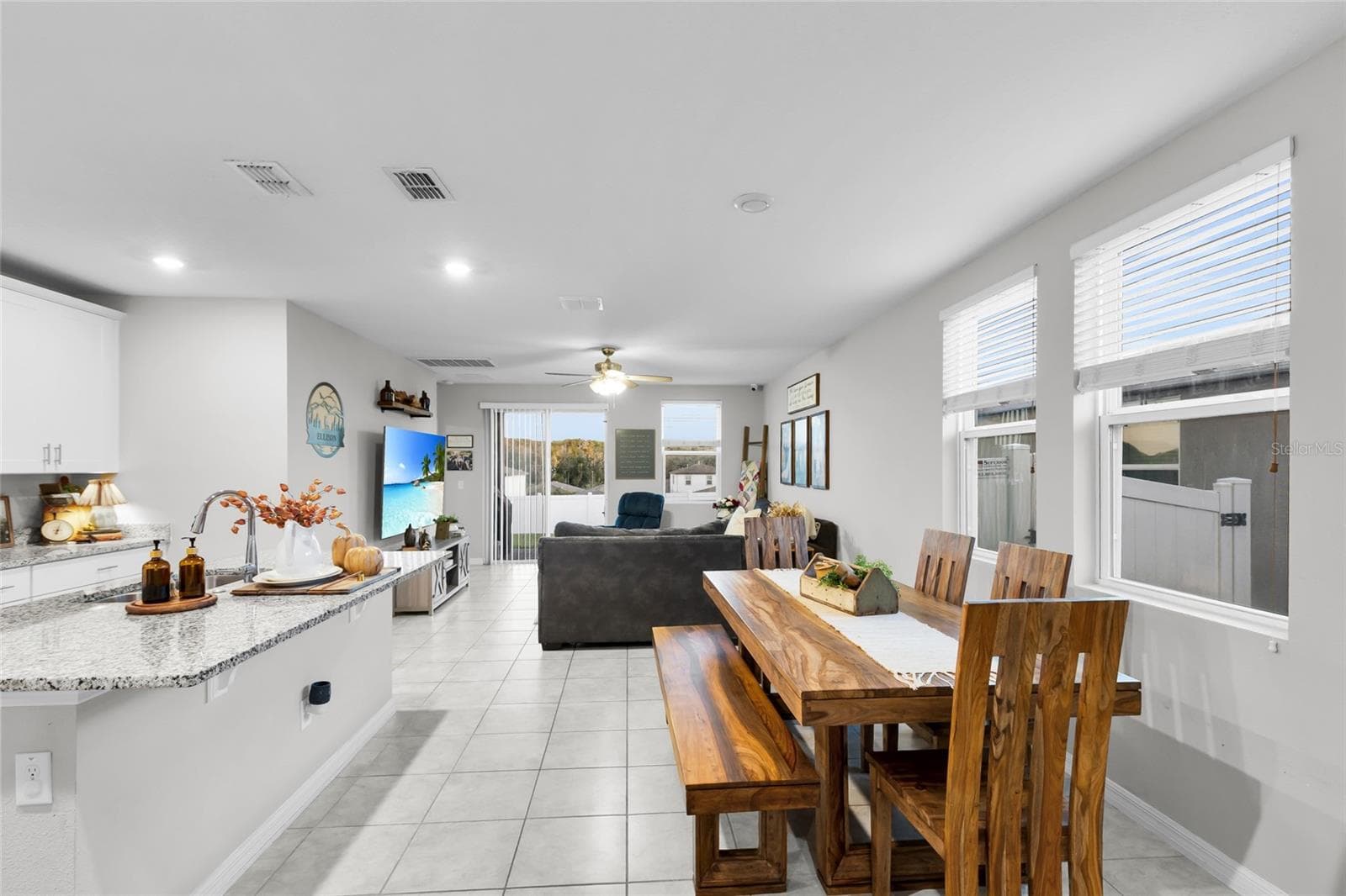 Single Family Residence at 29789 ANAHID DR, LEESBURG, photo 5 of 42