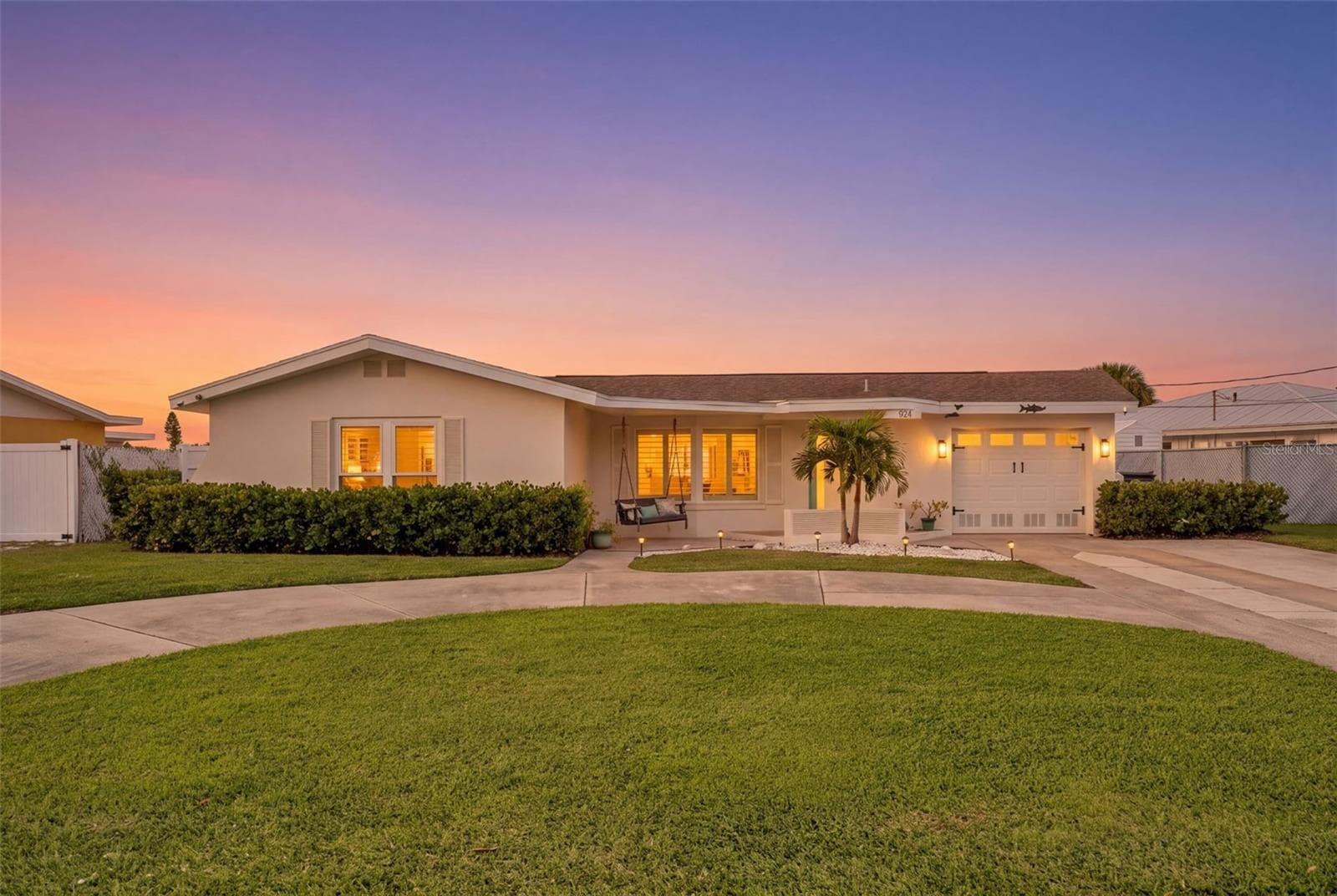Single Family Residence at 924 ARLINGTON RD, PALMETTO, photo 2 of 98