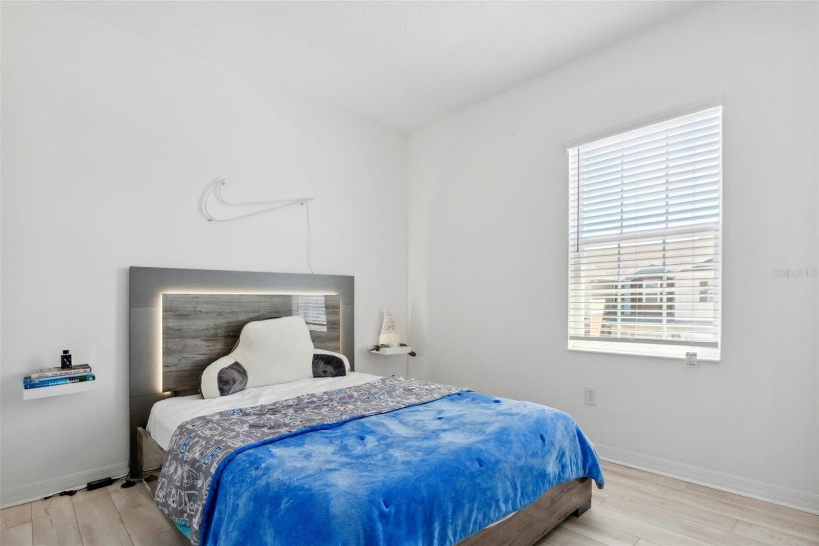 Townhouse at 5732 SKYTOP DR, LITHIA, photo 15 of 25