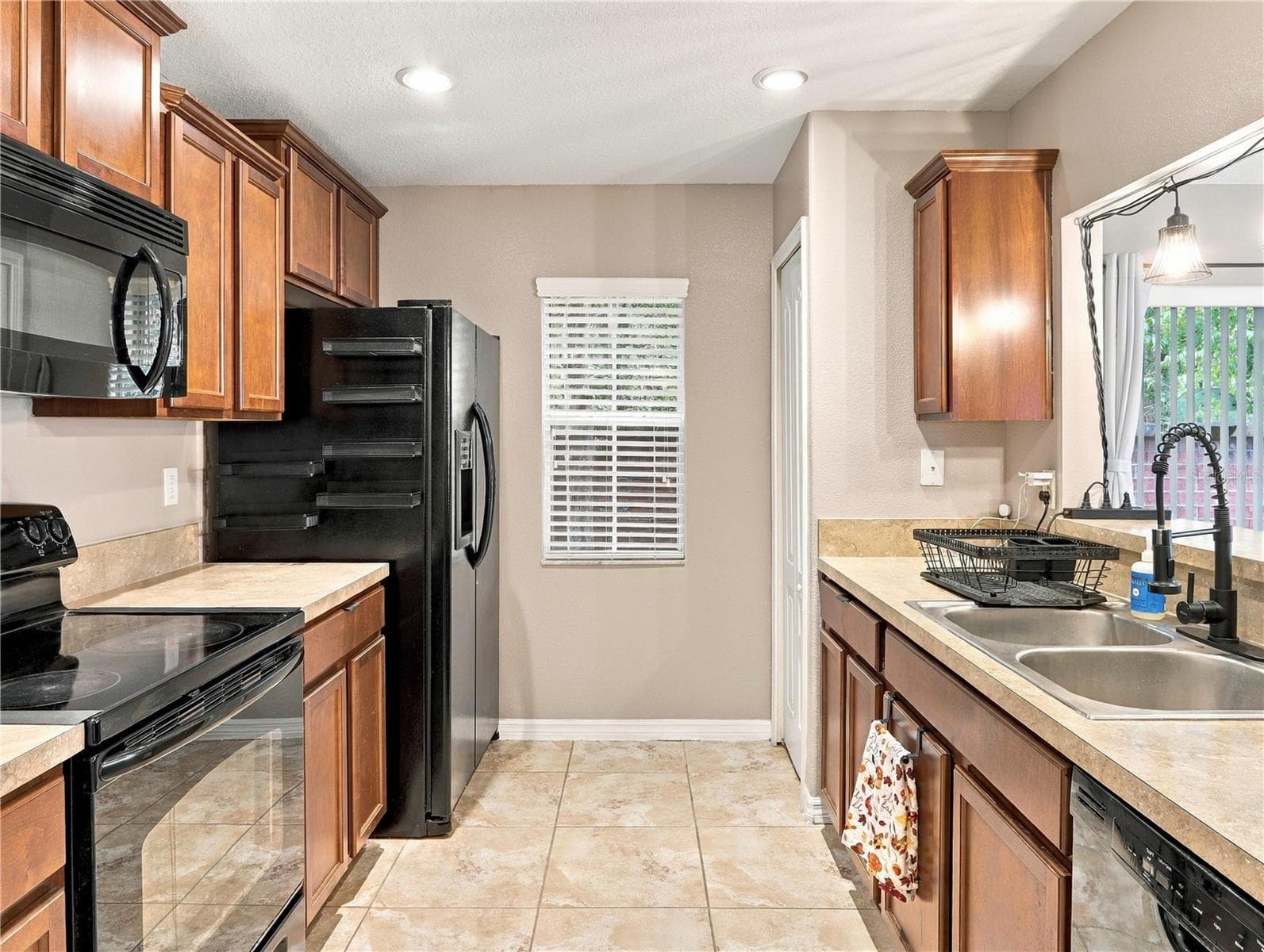 Townhouse at 242 CARINA CIR, SANFORD, photo 7 of 27