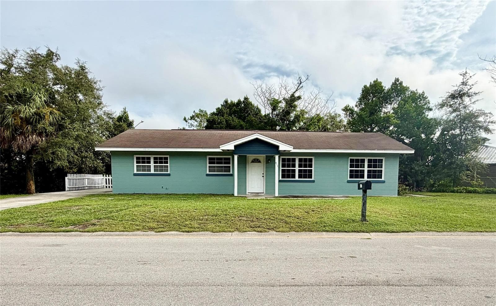 613 PALM AVE