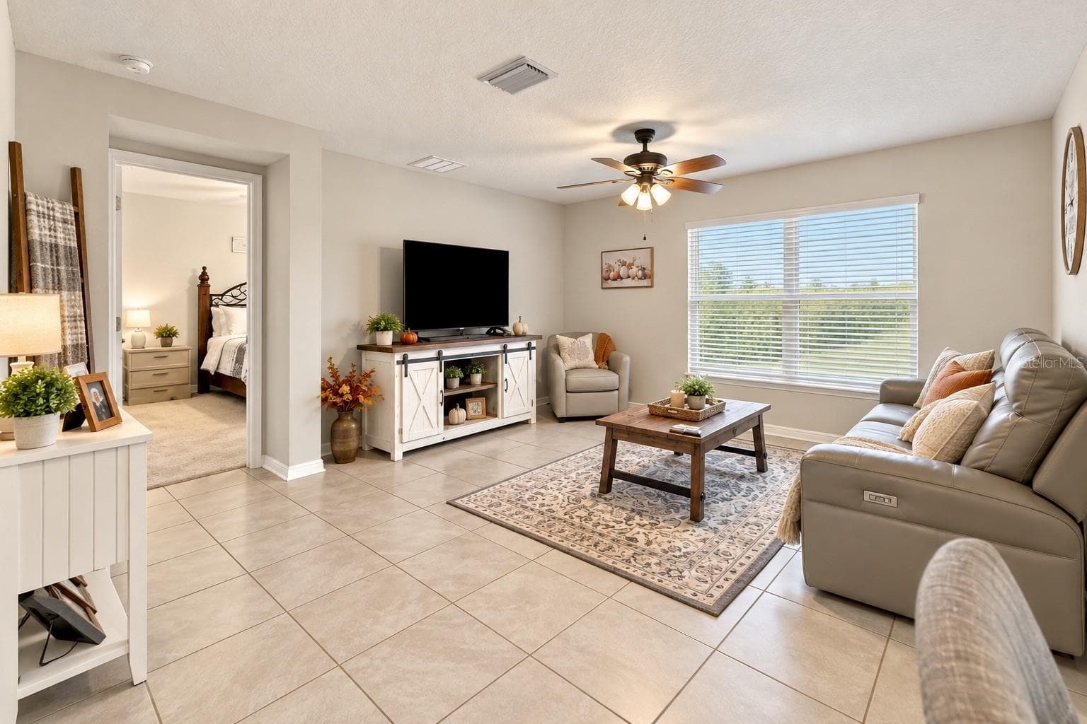 Living room - 5443 DIANTHA WAY, BROOKSVILLE