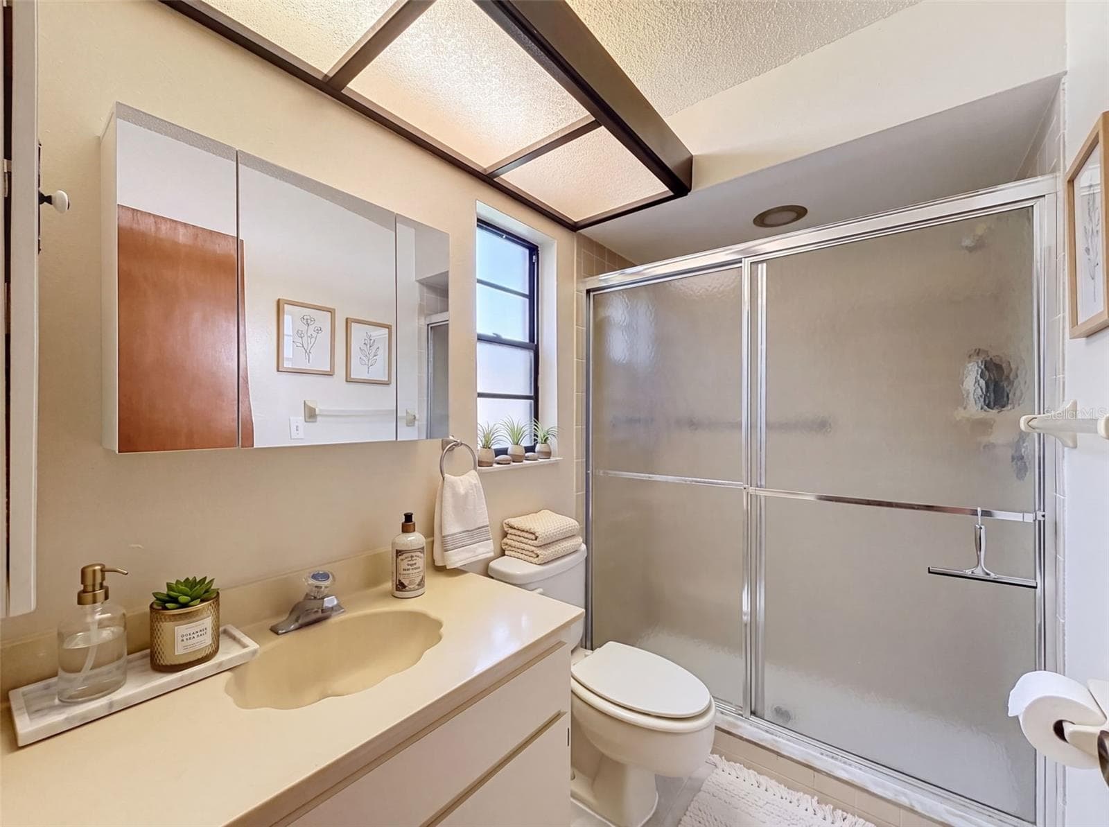 Virtual StagedPrimary Bath - 7308 BALTUSROL DR, NEW PORT RICHEY