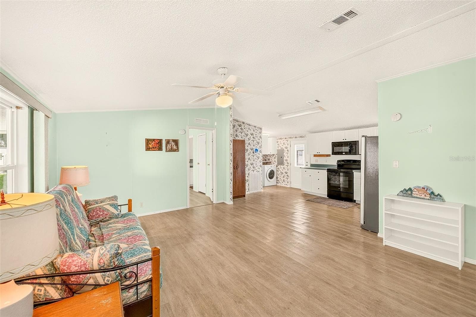 Manufactured Home at 980 7TH ST NW #43, LARGO, photo 4 of 47