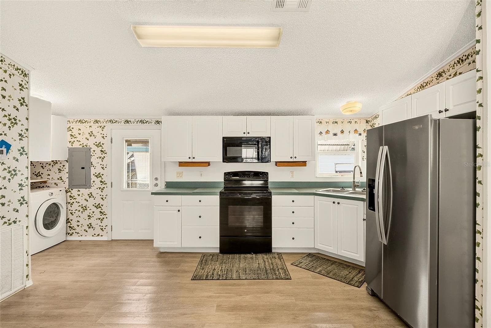 Manufactured Home at 980 7TH ST NW #43, LARGO, photo 8 of 47