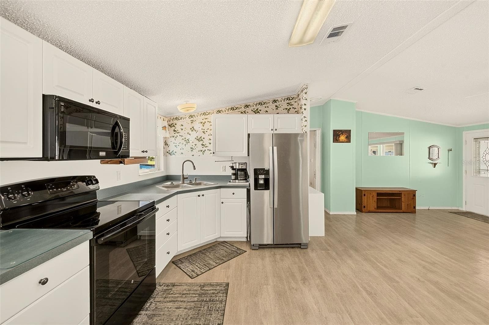 Manufactured Home at 980 7TH ST NW #43, LARGO, photo 9 of 47