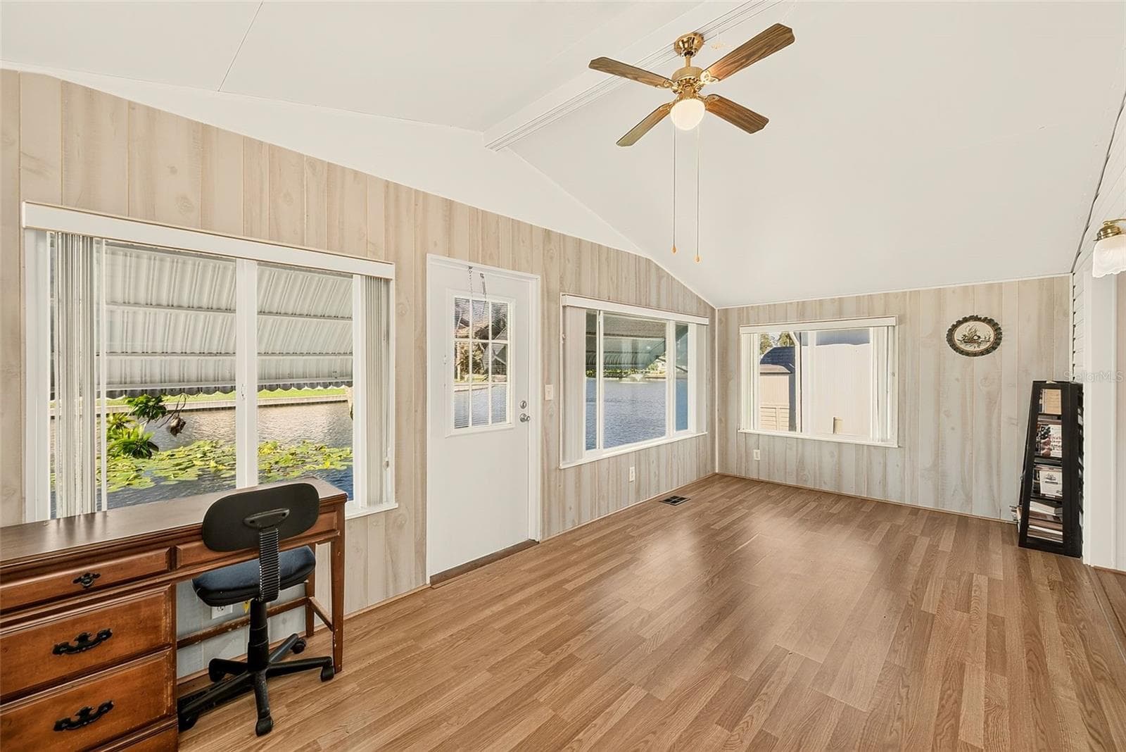 Manufactured Home at 980 7TH ST NW #43, LARGO, photo 17 of 47