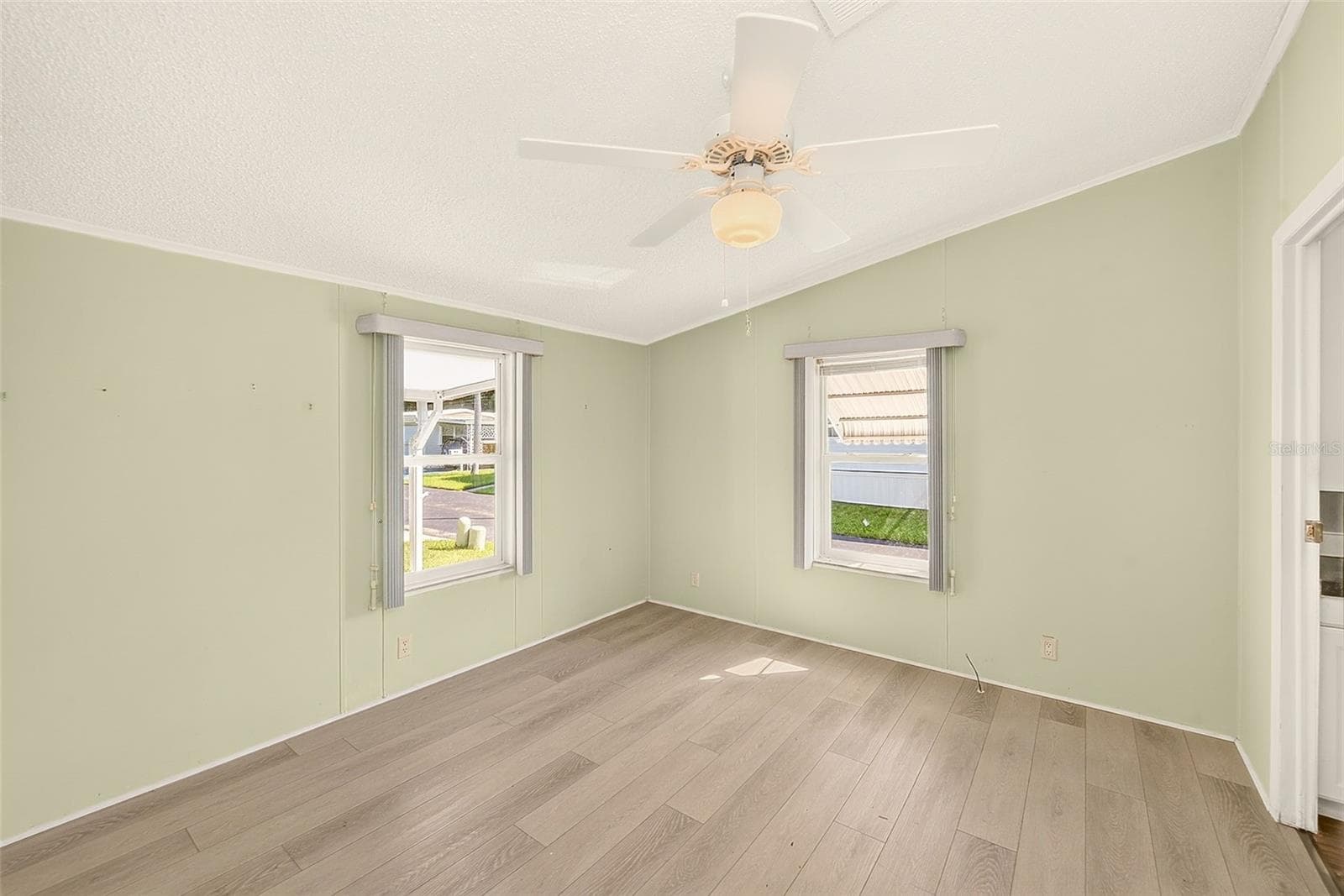 Manufactured Home at 980 7TH ST NW #43, LARGO, photo 20 of 47