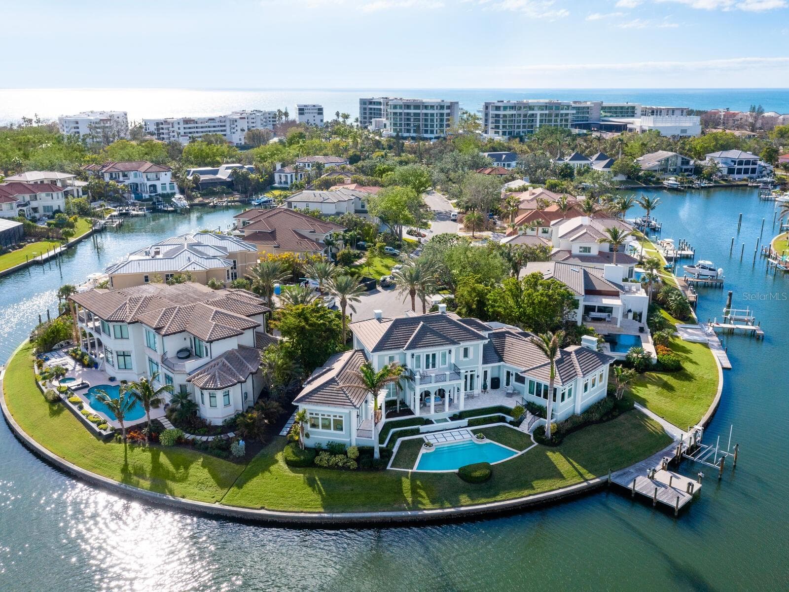 Single Family Residence at 560 HARBOR POINT RD, LONGBOAT KEY, photo 3 of 71