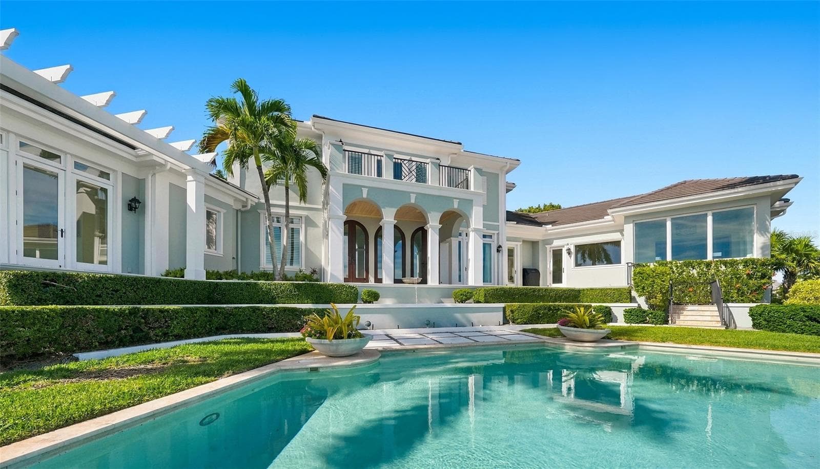Single Family Residence at 560 HARBOR POINT RD, LONGBOAT KEY, photo 4 of 71