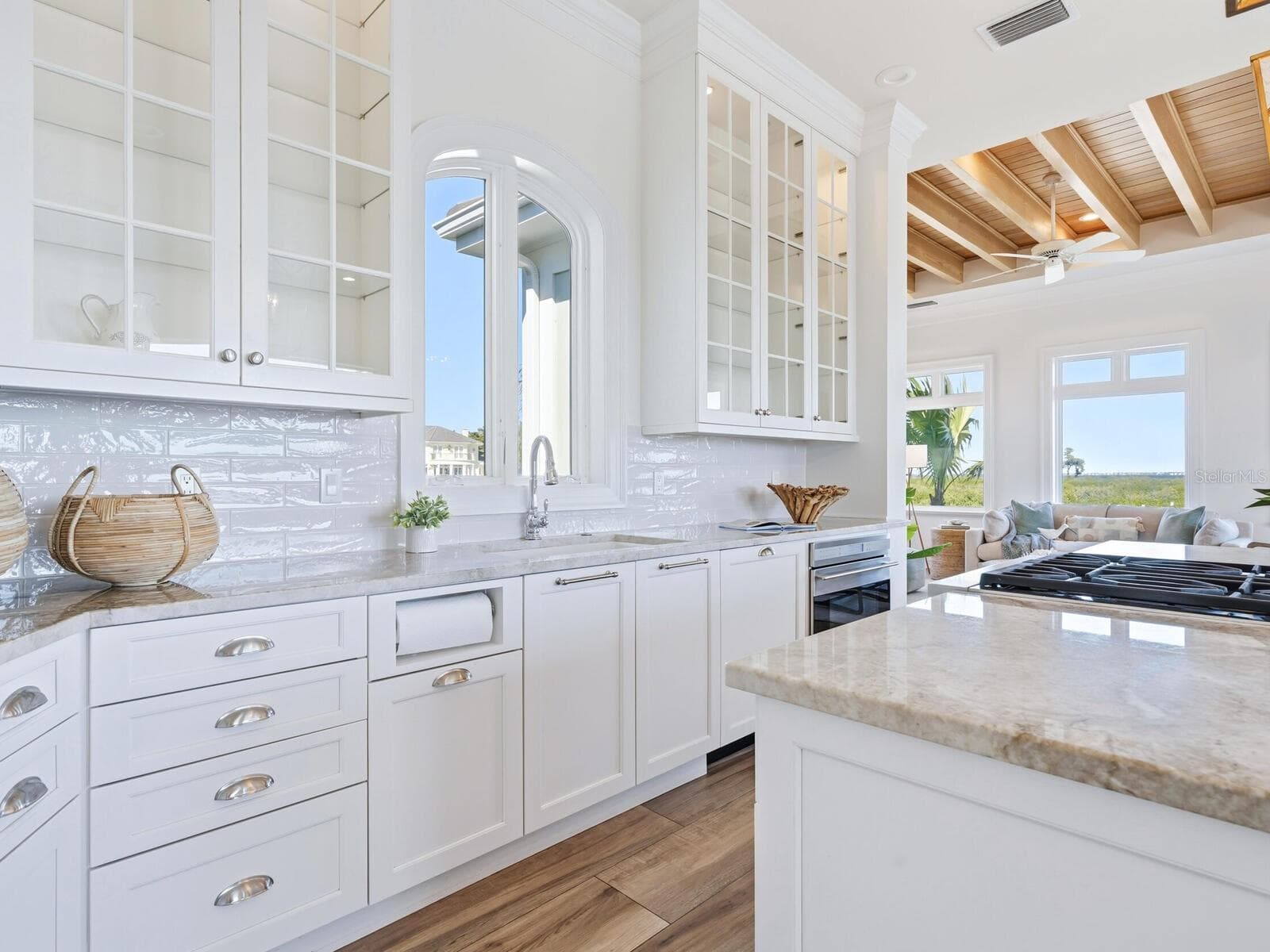 Single Family Residence at 560 HARBOR POINT RD, LONGBOAT KEY, photo 18 of 71