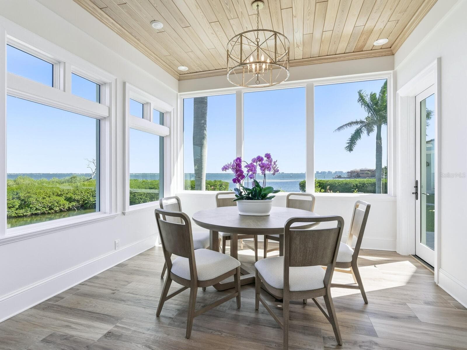 Single Family Residence at 560 HARBOR POINT RD, LONGBOAT KEY, photo 24 of 71