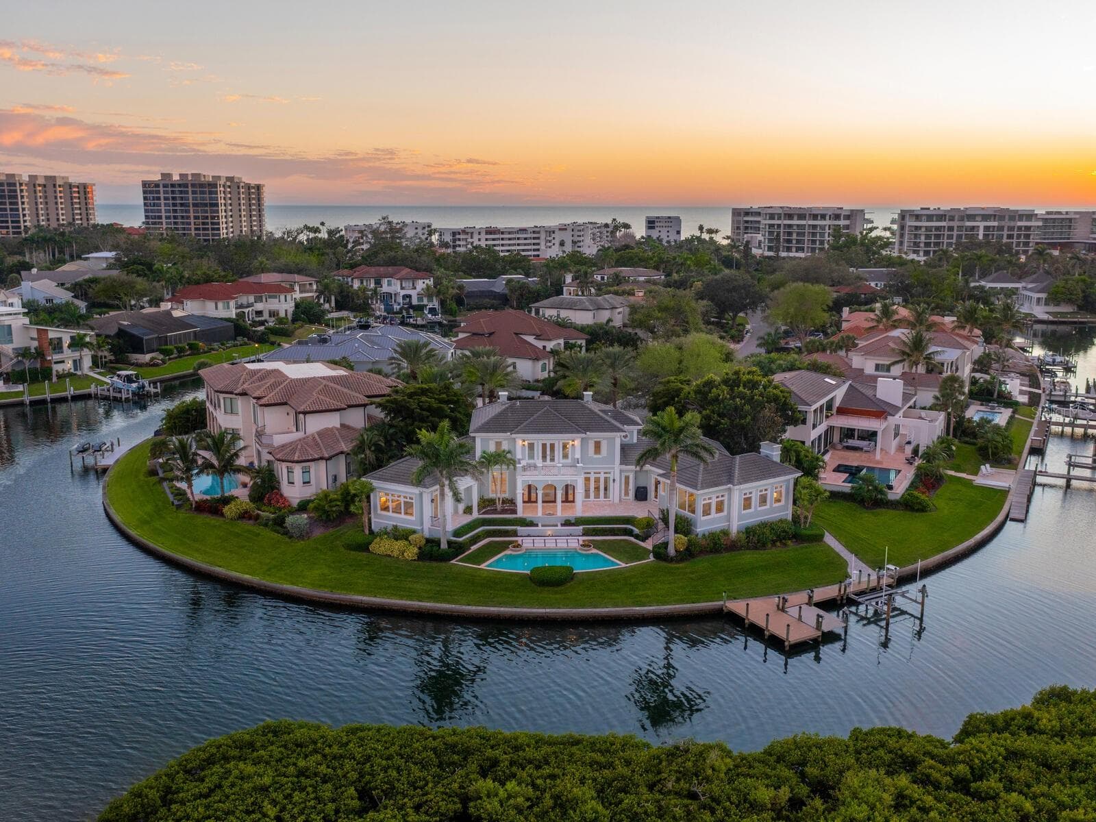 Single Family Residence at 560 HARBOR POINT RD, LONGBOAT KEY, photo 59 of 71