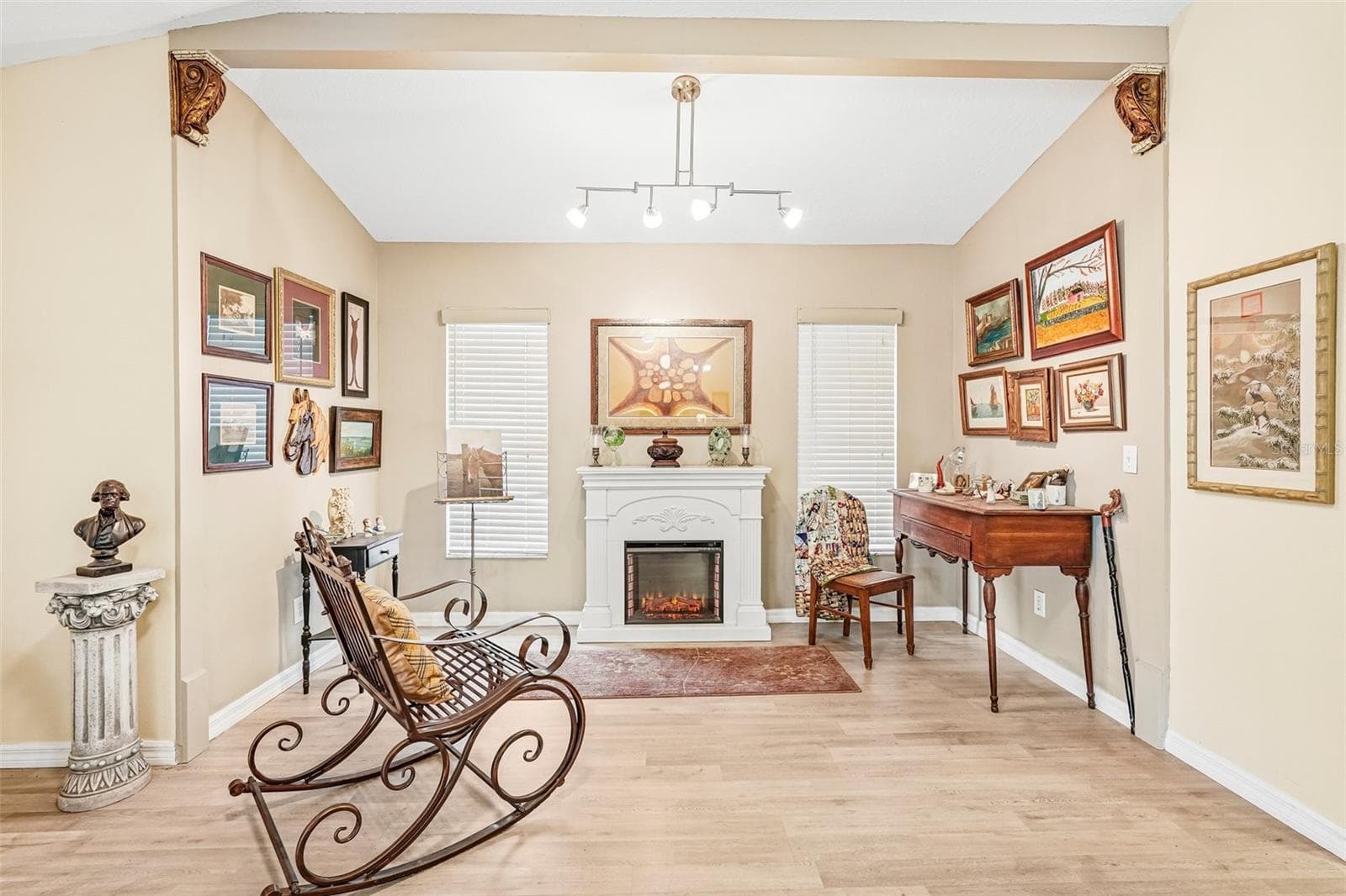 Single Family Residence at 18115 HOWLING WOLF RUN, PARRISH, photo 9 of 58