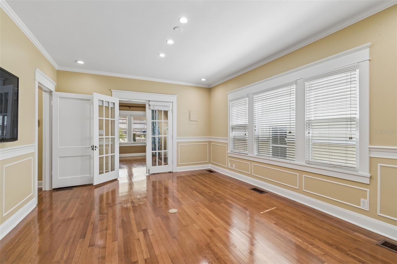 Single Family Residence at 1505 S HOWARD AVE, TAMPA, photo 10 of 51