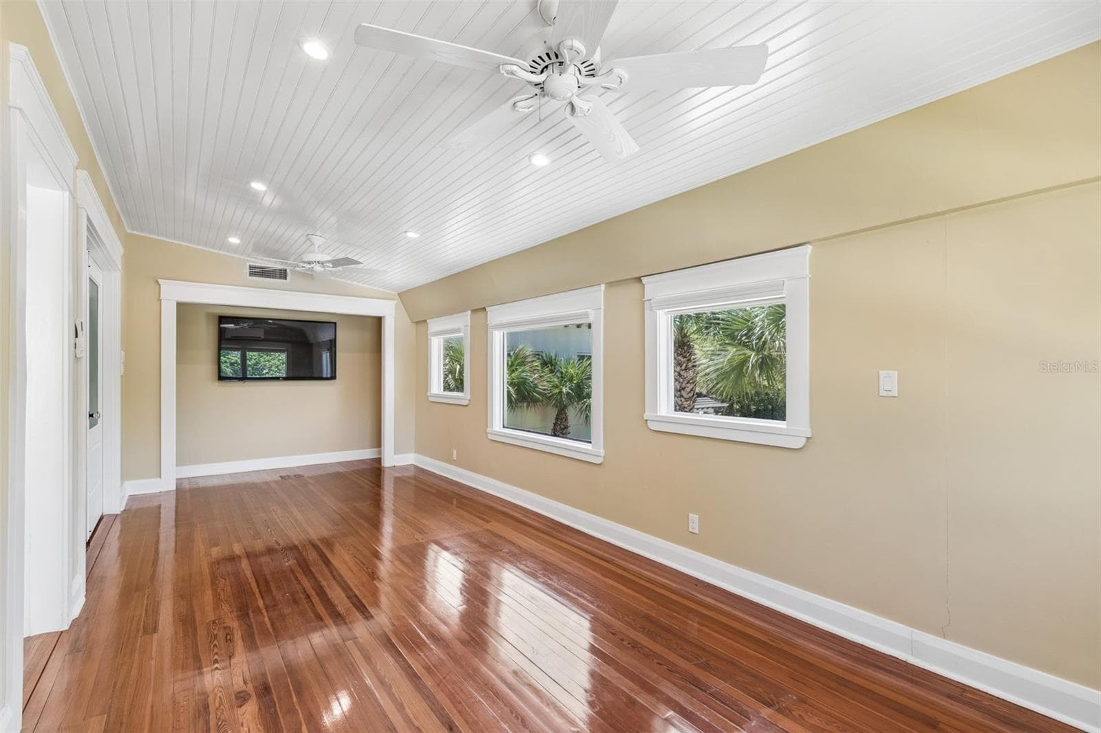 Single Family Residence at 1505 S HOWARD AVE, TAMPA, photo 43 of 51