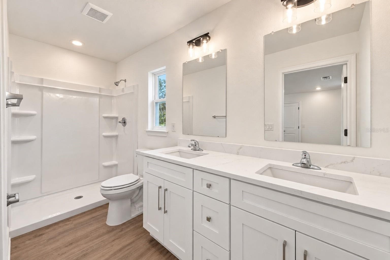 Primary bathroom - 11041 SPOONBILL RD, WEEKI WACHEE