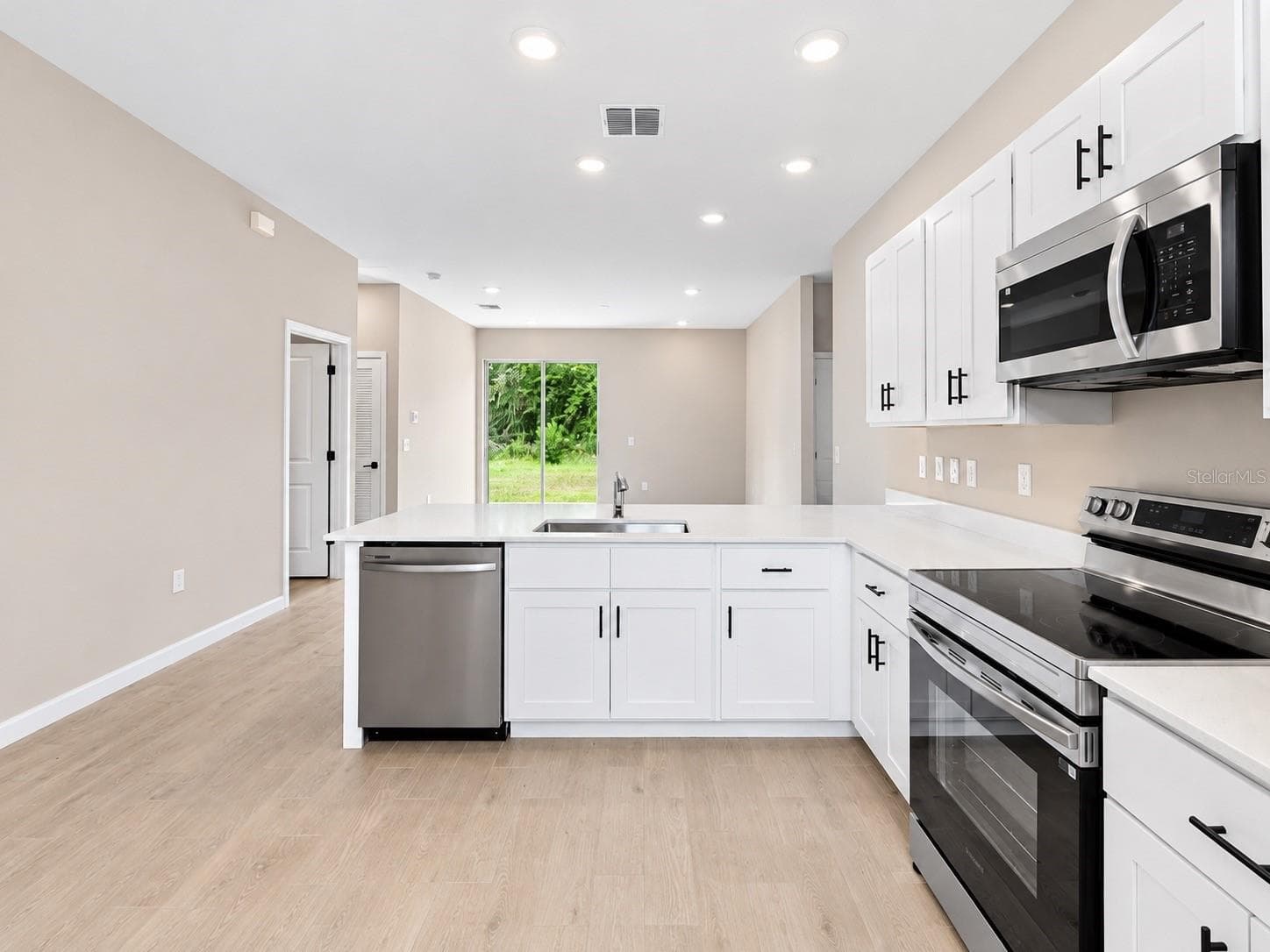 Single Family Residence at 6361 SW 129TH ST, OCALA, photo 6 of 11