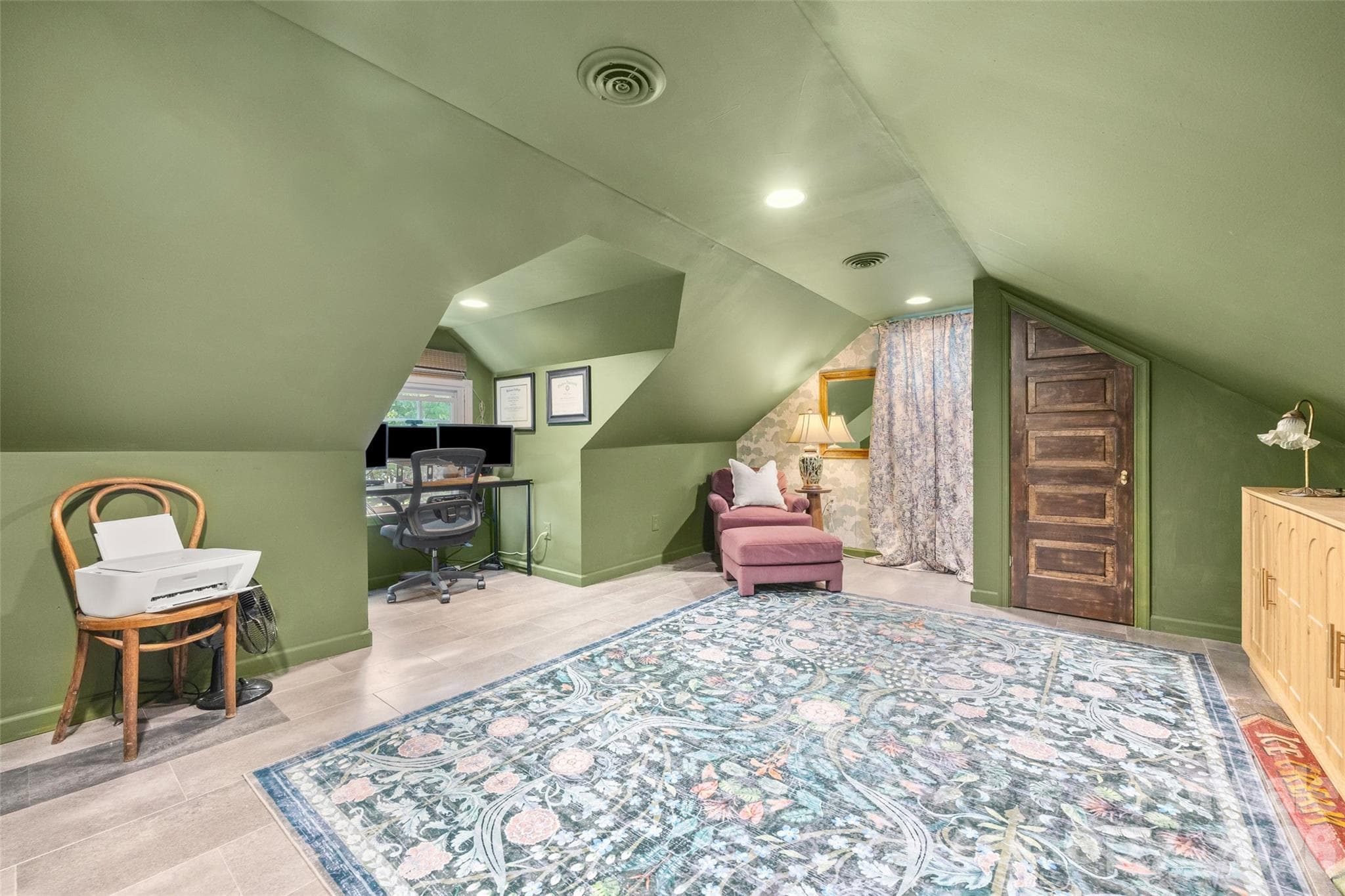 Bonus room not included in heated sq ft - 5145 Murrayhill Drive, Charlotte