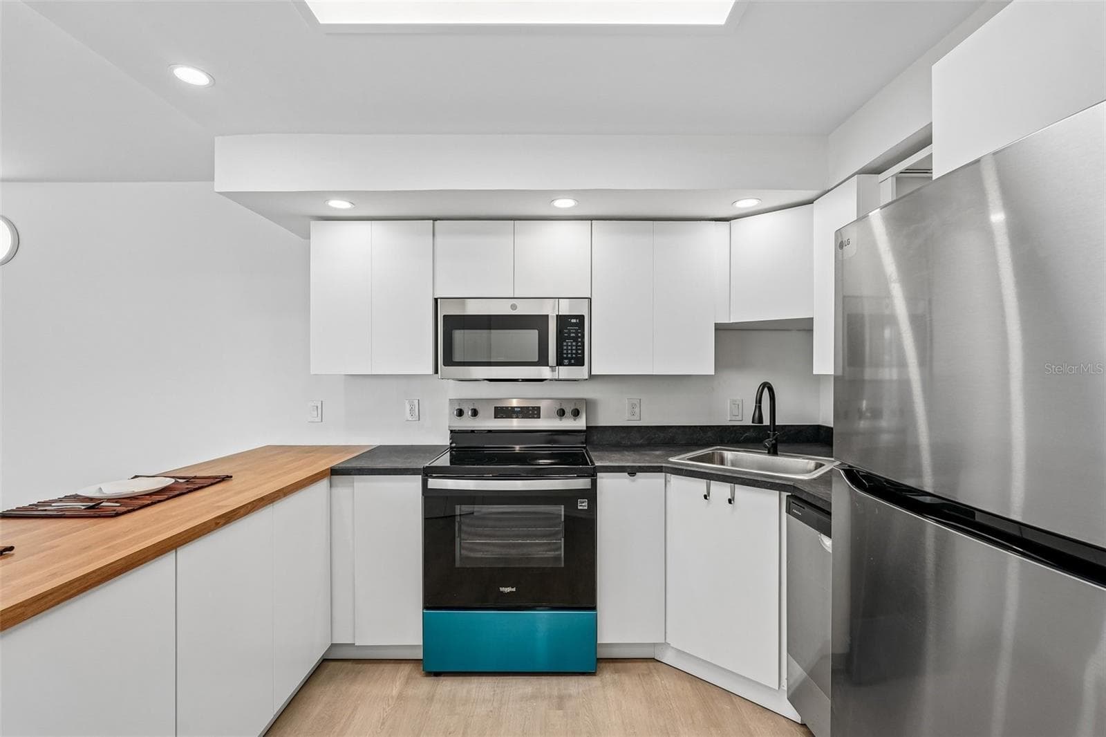New appliances - 21280 BRINSON AVE #113, PORT CHARLOTTE