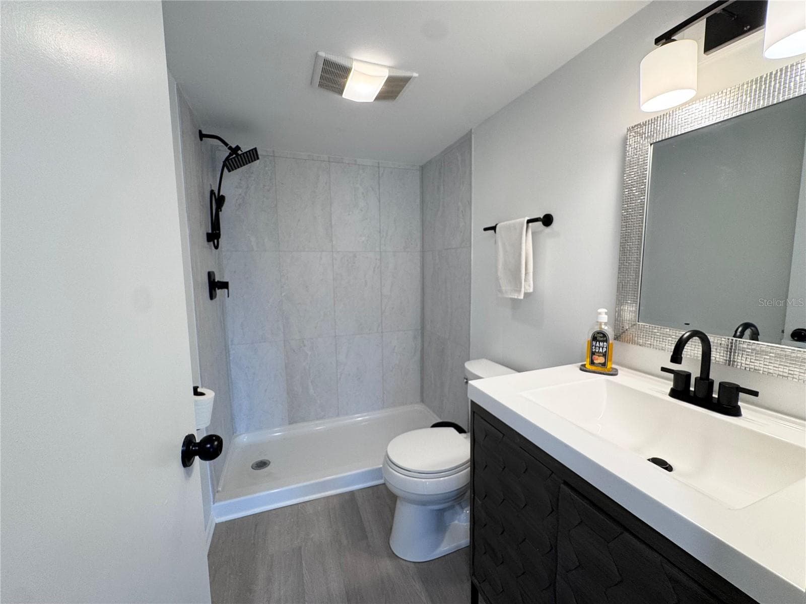 Guest bath - 21280 BRINSON AVE #113, PORT CHARLOTTE