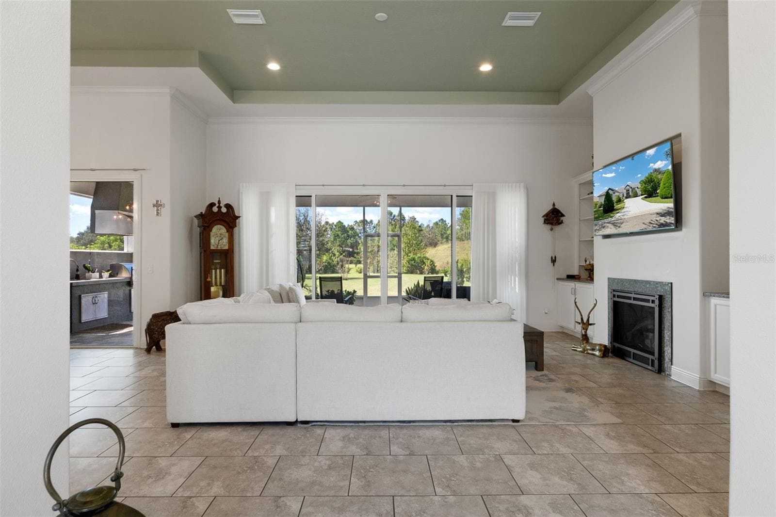 Single Family Residence at 224 S PALADINN CIR, INVERNESS, photo 12 of 95