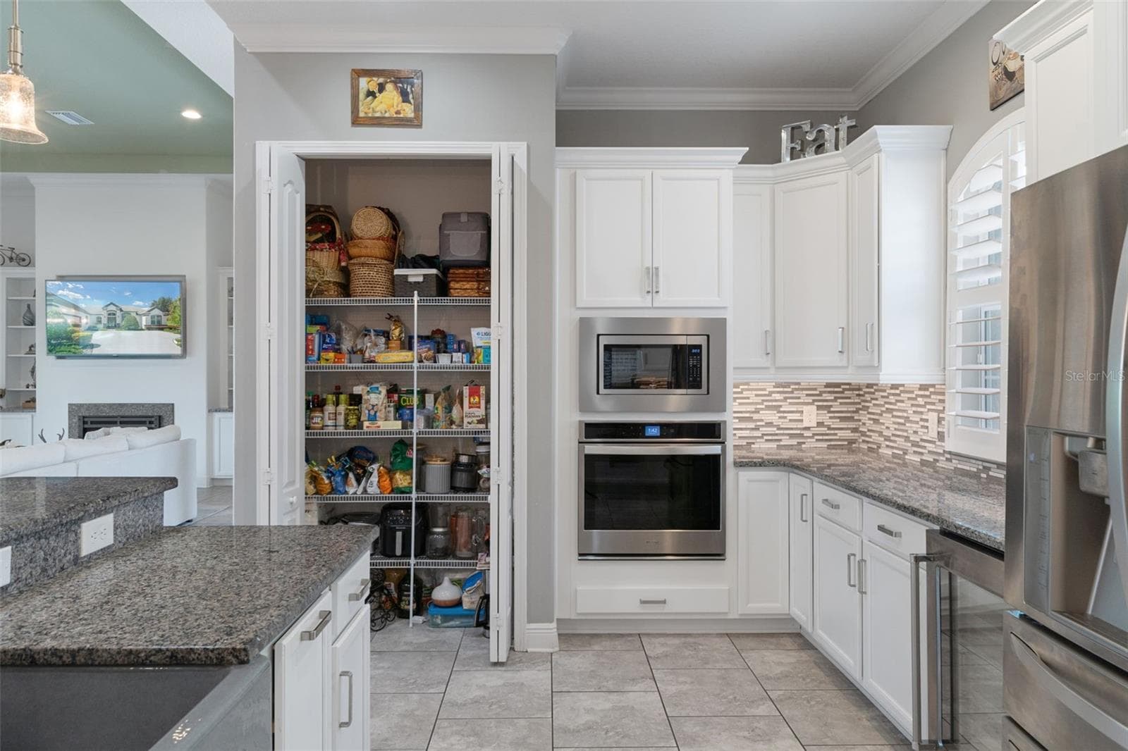 two large pantries - 224 S PALADINN CIR, INVERNESS