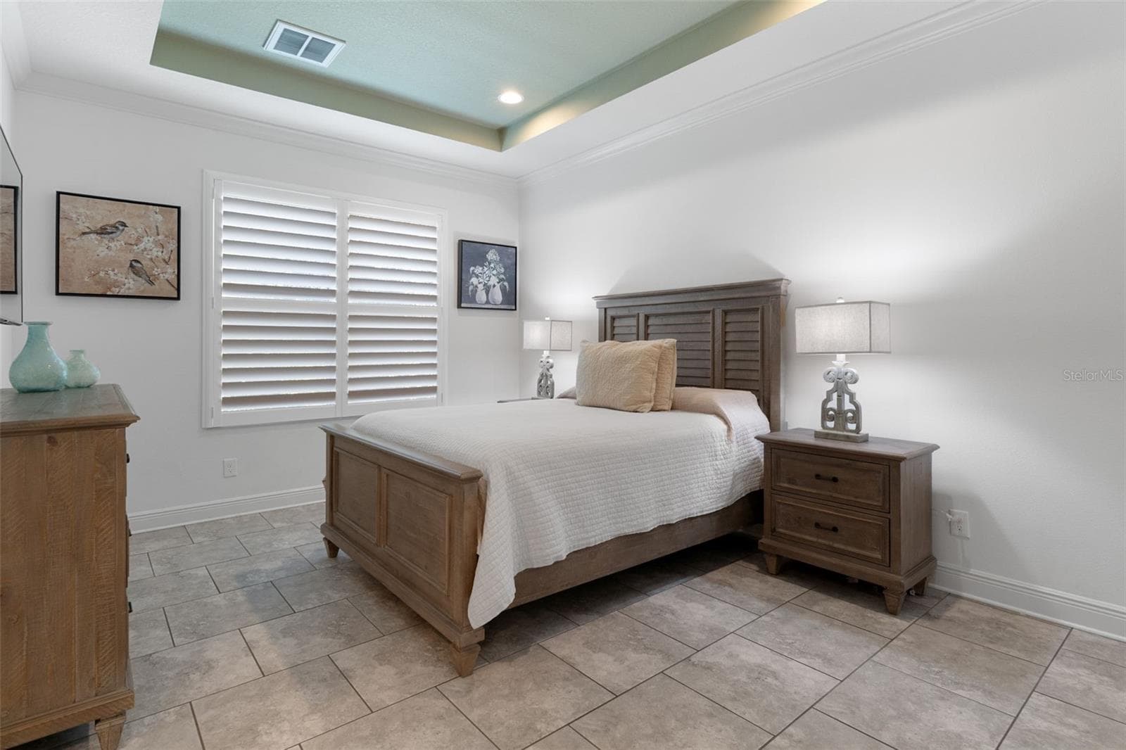 guest bedroom with ensuite bath - 224 S PALADINN CIR, INVERNESS