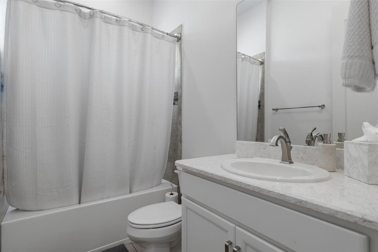 guest bathroom 3 - 224 S PALADINN CIR, INVERNESS