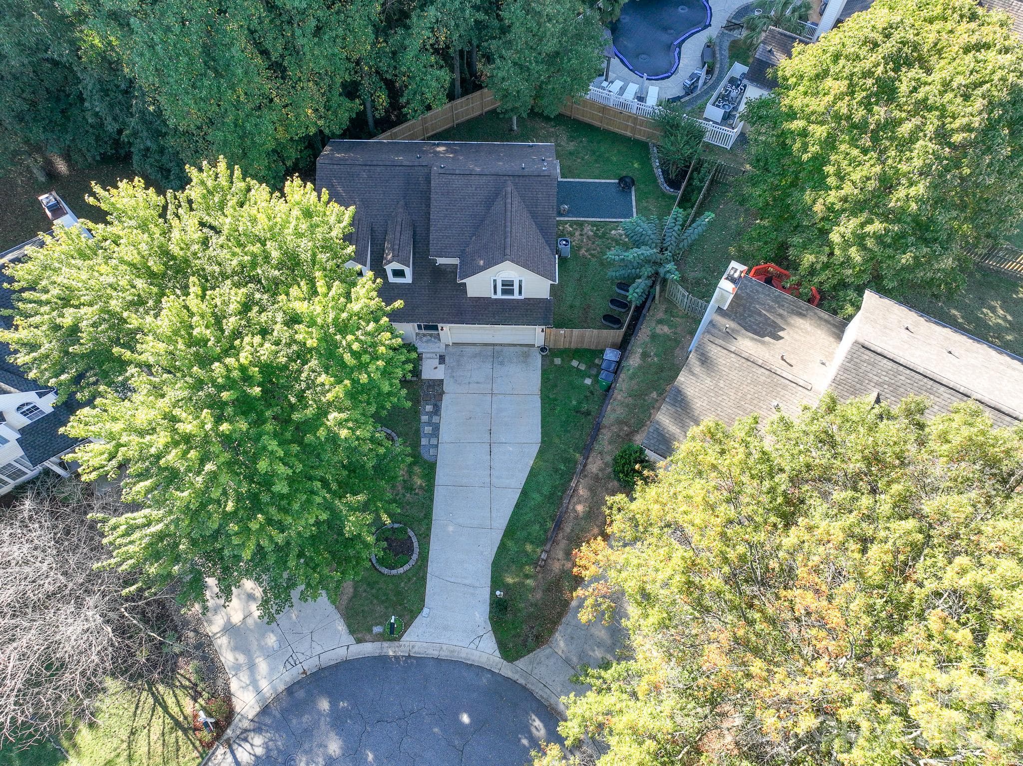Single Family Residence at 5418 Groveton Court, Charlotte, photo 8 of 43