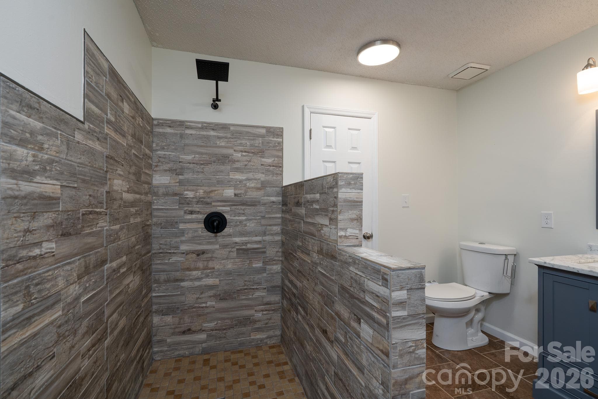 Single Family Residence at 5418 Groveton Court, Charlotte, photo 29 of 43
