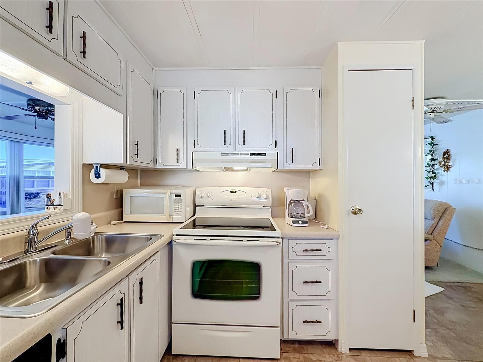 KITCHEN WITH PANTRY - 10494 GAZEBO DR #339, LARGO