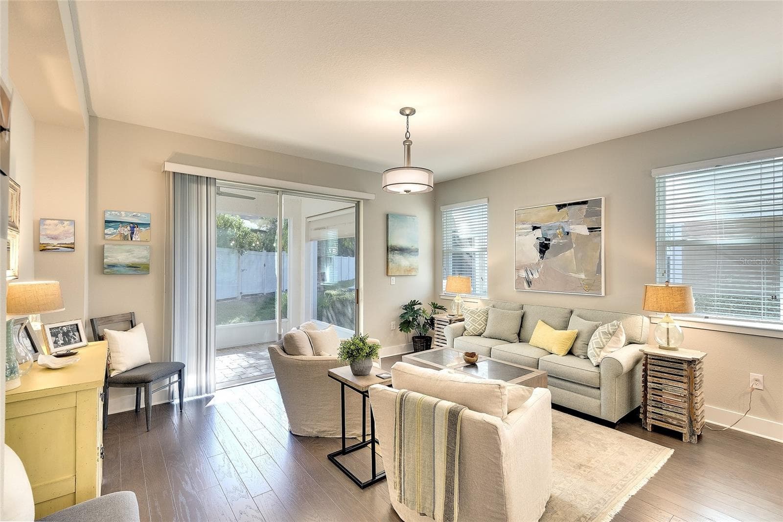 Open greatroom plan with that "coastal contemporary" feel - 5048 COURSE DR, SARASOTA