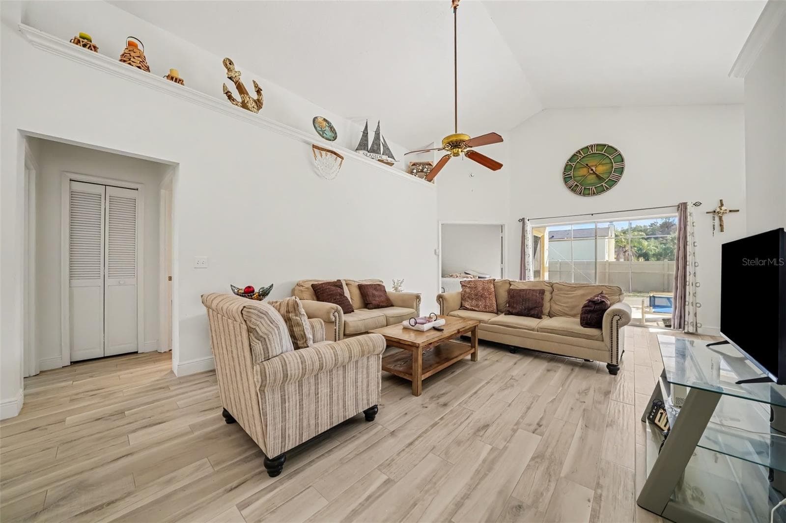 Single Family Residence at 14646 MUSKET FIRE LN, ORLANDO, photo 5 of 25
